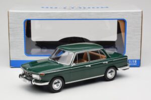 BMW 2000 121 Grön MCG 1:18 MCG18542 Metall — bild 6 av 6