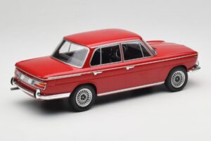 BMW 2000 121 Röd MCG 1:18 MCG18543 Metall — bild 2 av 6