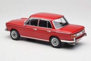 BMW 2000 121 Röd MCG 1:18 MCG18543 Metall — bild 5 av 6