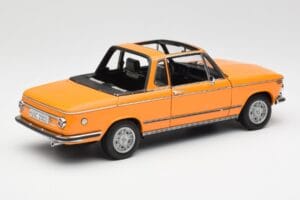 BMW 2002 E10 Cabriolet Colorado Orange AUTOart 1:18 80430300713 Metall — bild 3 av 8