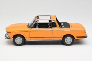 BMW 2002 E10 Cabriolet Colorado Orange AUTOart 1:18 80430300713 Metall — bild 4 av 8