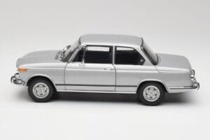 BMW 2002 Tii Polaris Silver AUTOart 1:18 80430146517 Metall — bild 4 av 8
