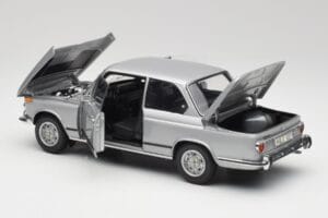 BMW 2002 Tii Polaris Silver AUTOart 1:18 80430146517 Metall — bild 5 av 8