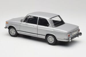 BMW 2002 Tii Polaris Silver AUTOart 1:18 80430146517 Metall — bild 7 av 8