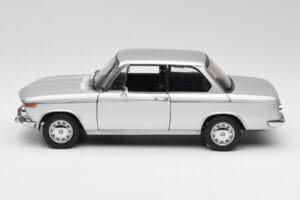 BMW 2002tii Silver AUTOart 1:18 80430151479 Metall — bild 4 av 8