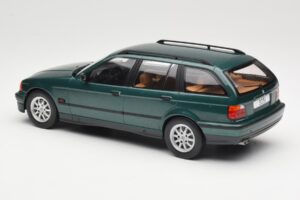 BMW 3 Series E36 Touring Green Metallic MCG 1:18 MCG18366 Metall — bild 5 av 6