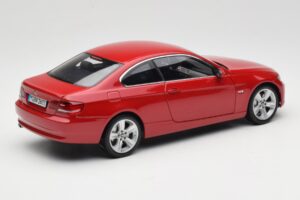 BMW 3 Series E92 Röd Kyosho 1:18 80430407219 Metall — bild 3 av 8