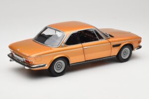 BMW 3.0 CSi E9 Gold Metallic Minichamps 1:18 180029027 Metall — bild 3 av 8