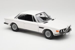 BMW 3.0 CSi E9 Vit Minichamps 1:18 180029026 Metall — bild 6 av 8