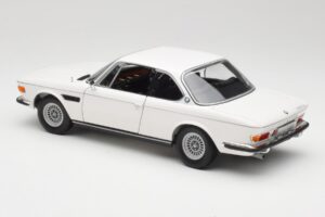 BMW 3.0 CSi E9 Vit Minichamps 1:18 180029026 Metall — bild 7 av 8