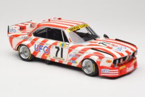 BMW 3.0 CSL E9 #71 Luigi Racing P. Xhenceval / J. Dieudonné 24 Hours of Le Mans 1977 Minichamps 1:18 155772571 Metall — bild 4 av 6