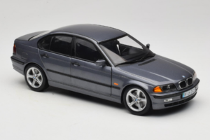 BMW 318i E46 Grey Metallic Återförsäljar Edition UT Models 1:18 80430028459 Metall — bild 6 av 8