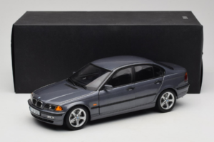 BMW 318i E46 Grey Metallic Återförsäljar Edition UT Models 1:18 80430028459 Metall — bild 8 av 8