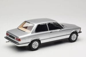 BMW 320 E21 Silver Minichamps 1:18 107024200 Resin — bild 2 av 6