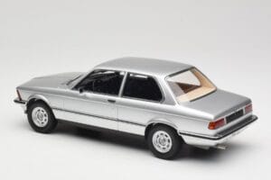 BMW 320 E21 Silver Minichamps 1:18 107024200 Resin — bild 5 av 6