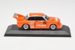 BMW 320i Group 5 #23 E. Cheever / G. Villeneuve 6 Hours of Mosport Class Winners 1977 Damaged Spoiler Minichamps 1:43 4007723 — bild 3 av 5