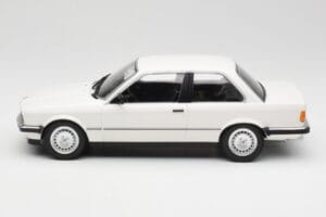 BMW 323i E21 Vit Minichamps 1:18 155026005 Metall — bild 3 av 6