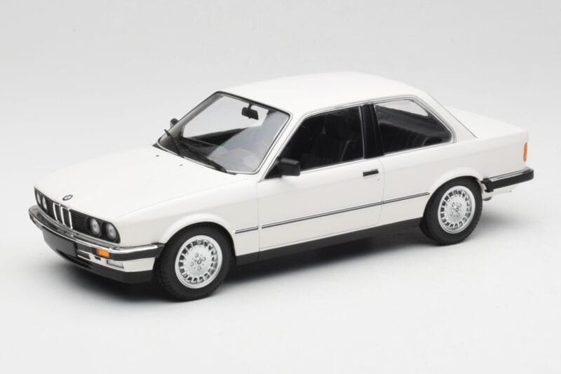BMW 323i E21 Vit Minichamps 1:18 155026005 Metall