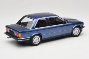 BMW 323i E30 Blue Metallic Minichamps 1:18 155026002 Metall — bild 2 av 6