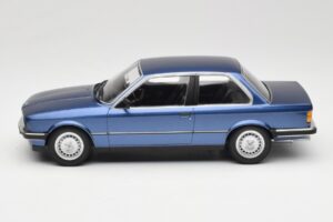 BMW 323i E30 Blue Metallic Minichamps 1:18 155026002 Metall — bild 3 av 6