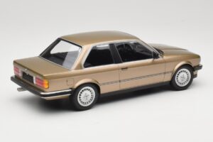 BMW 323i E30 Brown Metallic Minichamps 1:18 155026004 Metall — bild 2 av 6