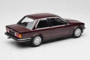 BMW 323i E30 Dark Red Metallic Minichamps 1:18 155026007 Metall — bild 2 av 6