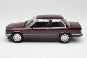 BMW 323i E30 Dark Red Metallic Minichamps 1:18 155026007 Metall — bild 3 av 6