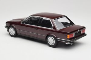 BMW 323i E30 Dark Red Metallic Minichamps 1:18 155026007 Metall — bild 5 av 6