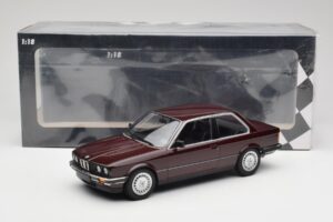 BMW 323i E30 Dark Red Metallic Minichamps 1:18 155026007 Metall — bild 6 av 6