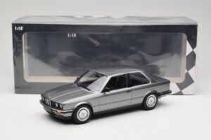BMW 323i E30 Grey Metallic Minichamps 1:18 155026006 Metall — bild 6 av 6