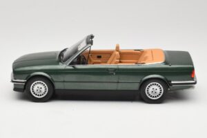BMW 325i E30 Cabriolet Grön MCG 1:18 MCG18545 Metall — bild 3 av 6