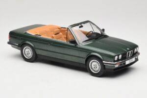 BMW 325i E30 Cabriolet Grön MCG 1:18 MCG18545 Metall — bild 4 av 6