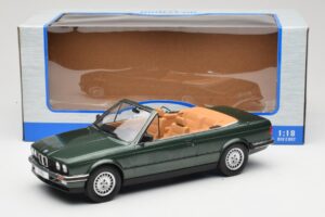 BMW 325i E30 Cabriolet Grön MCG 1:18 MCG18545 Metall — bild 6 av 6