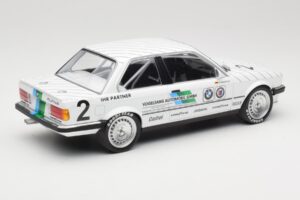 BMW 325i E30 #2 O. Manthey Vogelsang Automobile 3rd Place Eifel Race DTM 1986 Minichamps 1:18 155862602 Metall — bild 2 av 6