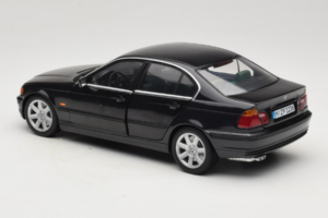 BMW 328i E46 Svart UT Models 1:18 80439422373 Metall — bild 7 av 8
