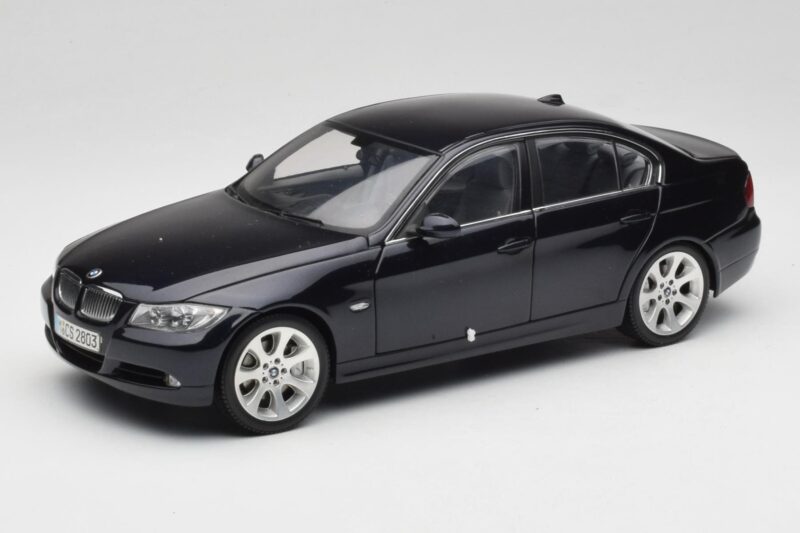 BMW 330i E46 Svart Kyosho 1:18 08731RB Metall