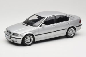 BMW 330i E46 Silver UT 1:18 80430302328 Metall