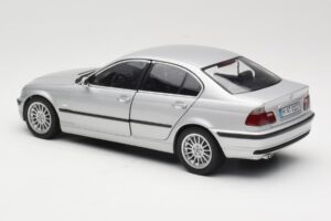 BMW 330i E46 Silver UT 1:18 80430302328 Metall — bild 7 av 8