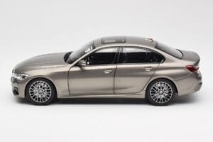 BMW 330i G20 Silver Norev 1:18 183275 Metall — bild 4 av 8