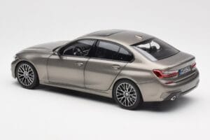 BMW 330i G20 Silver Norev 1:18 183275 Metall — bild 7 av 8
