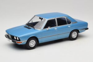 BMW 5 Series E12 Blå MCG 1:18 MCG18541 Metall