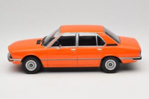 BMW 5 Series E12 Orange MCG 1:18 MCG18540 Metall — bild 3 av 6