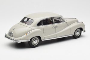 BMW 501 Cortina Grå AUTOart 1:18 80430393098 Metall — bild 3 av 8