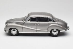 BMW 502 2.6 Luxus Silver Beige Metallic AUTOart 1:18 70591 Metall — bild 4 av 8