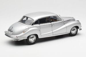 BMW 502 2.6 Luxus Super Silver AUTOart 1:18 70593 Metall — bild 3 av 8