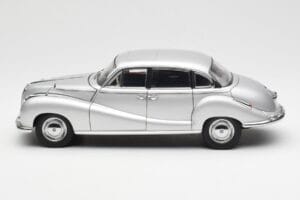 BMW 502 2.6 Luxus Super Silver AUTOart 1:18 70593 Metall — bild 4 av 8