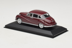 BMW 502 V8 Mörkröd Minichamps 1:43 430022402 Metall — bild 3 av 4