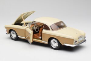 BMW 503 Beige Revell 1:18 8832 Metall — bild 5 av 8