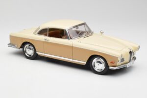 BMW 503 Beige Revell 1:18 8832 Metall — bild 6 av 8