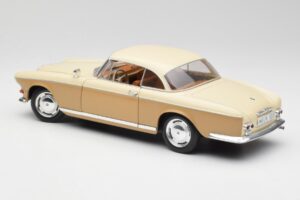 BMW 503 Beige Revell 1:18 8832 Metall — bild 7 av 8
